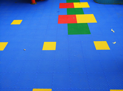 �׃��@�ذ�